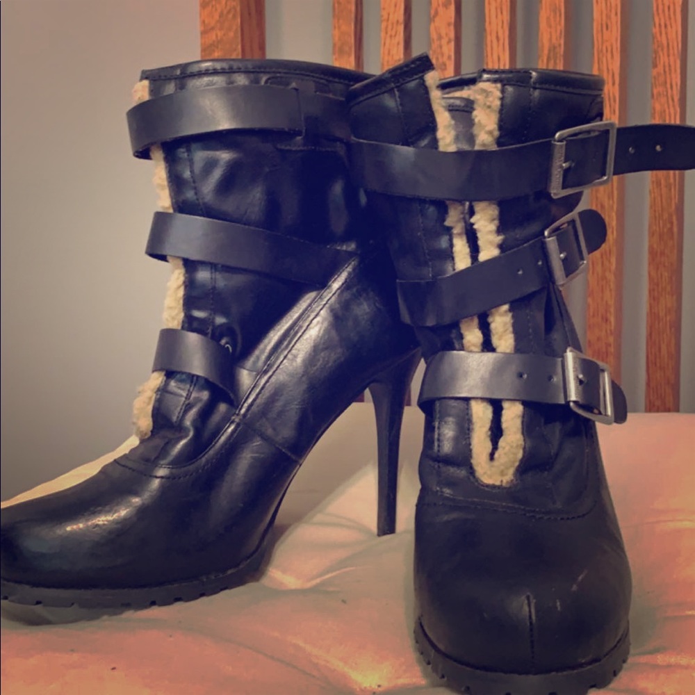 Vera Wang heeled boots